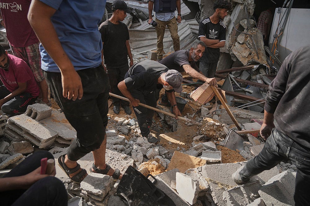 Israel-Palestine conflict in photo; Israeli airstrike in Gaza City