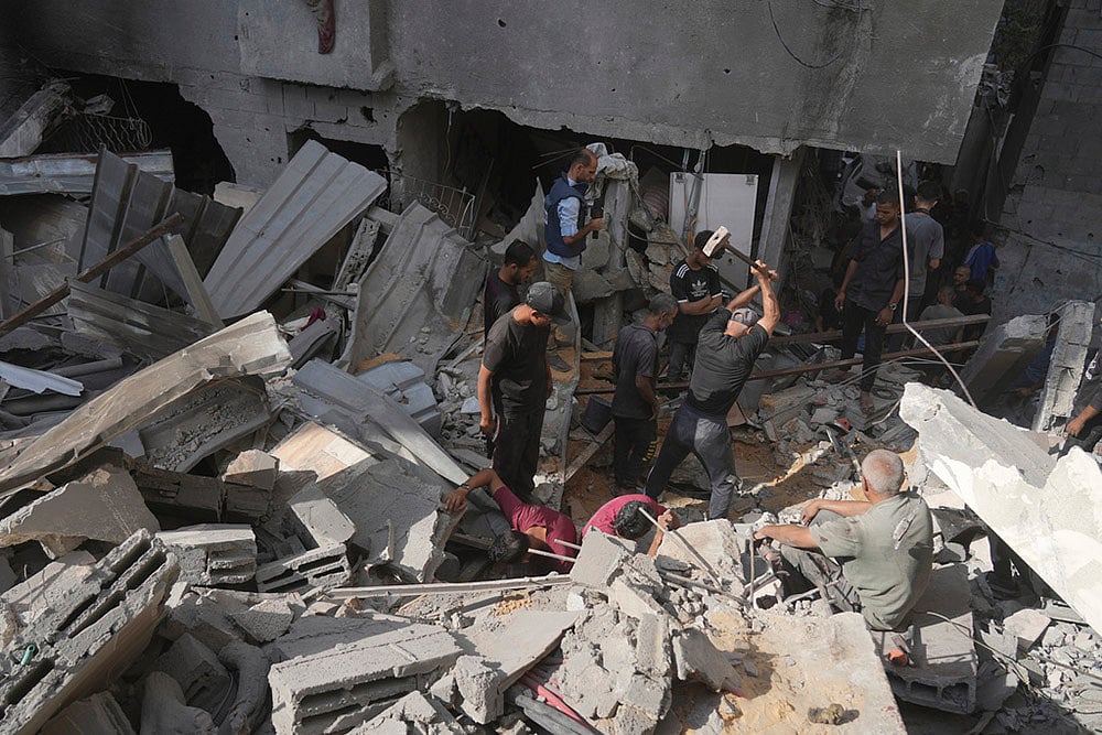 Israel-Palestine conflict in photo; Israeli airstrike in Gaza