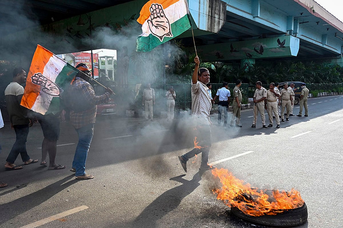 Odisha Bandh over student’s suicide; Congress workers block a road in Bhubaneswar
