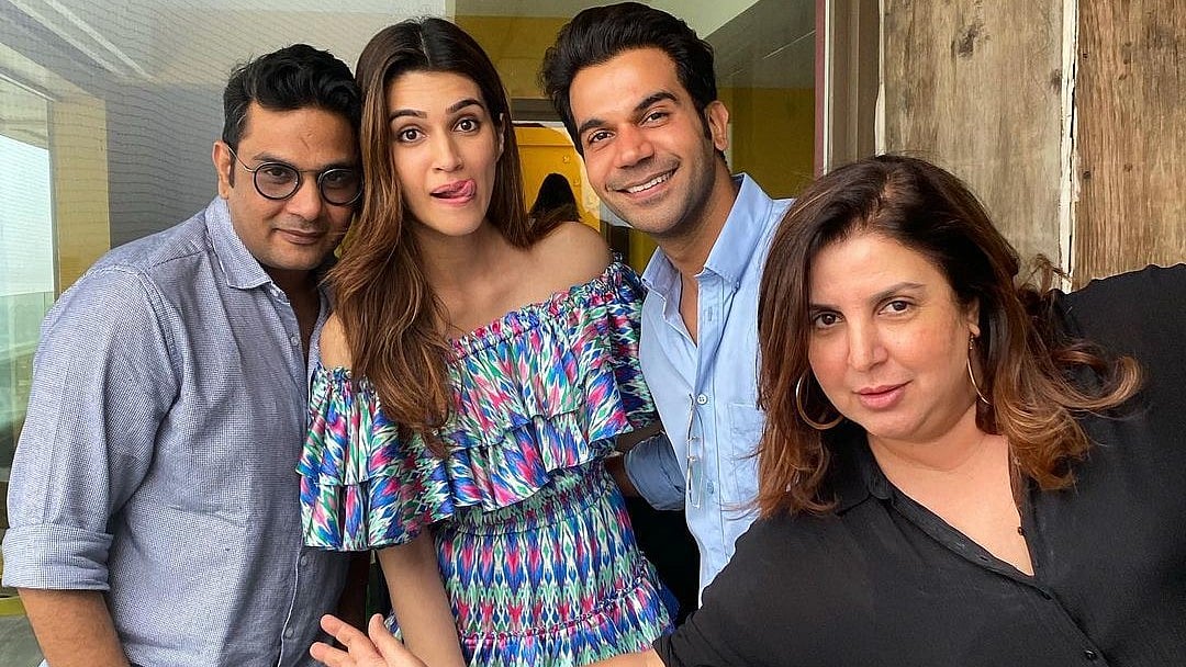 Mukesh Chhabra with Kriti Sanon, Rajkummar Rao and Farah Khan