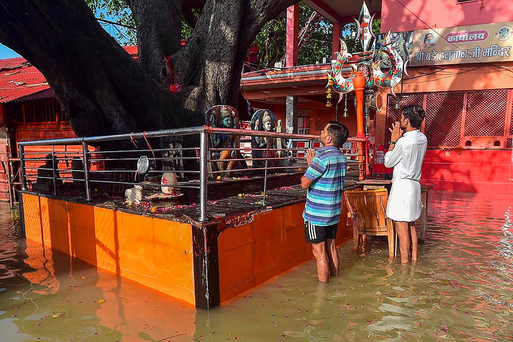Gangas water level rises