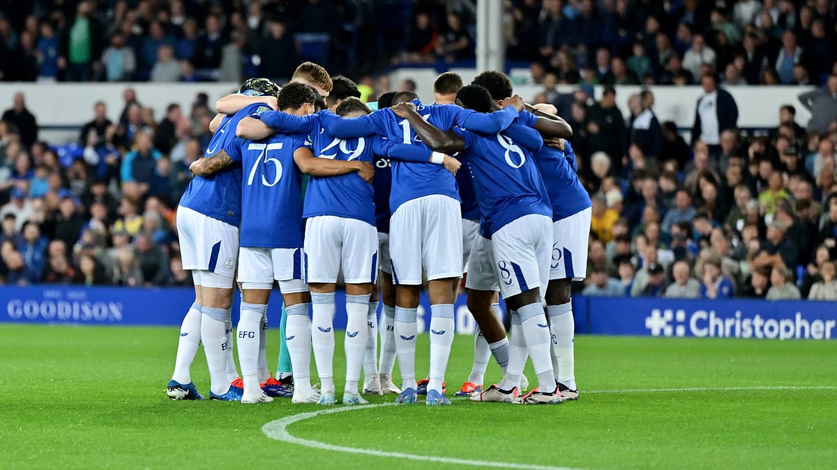 X | Everton  : Everton FC. 