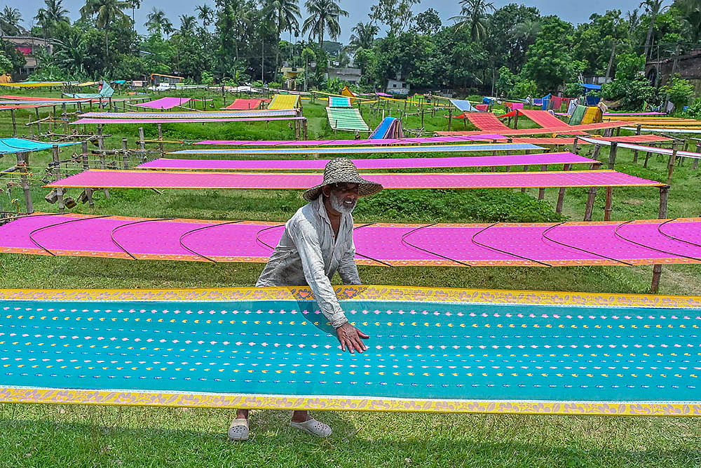 Handloom fabri drying in Nadia