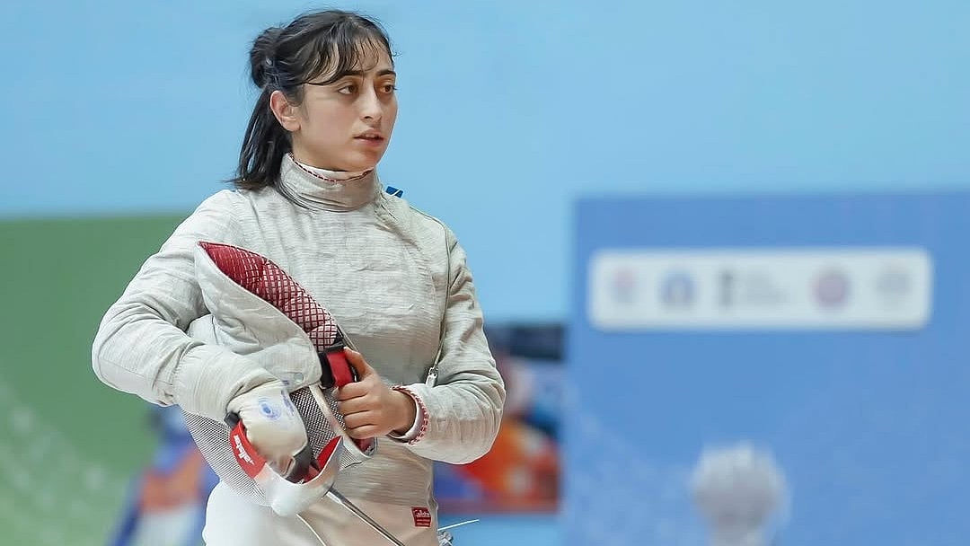 Instagram/@rishikakhajuria : Fencer Rishika Khajuria in action.
