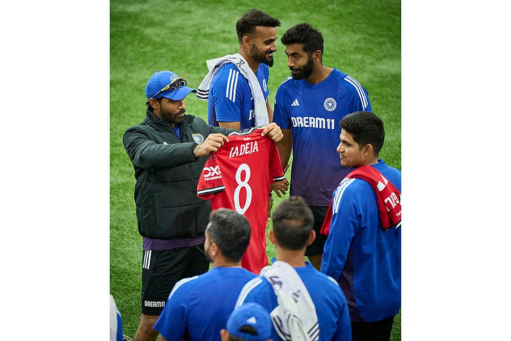Manchester United vs India Cricket team Collab: Ravindra Jadeja, Shubman Gill 