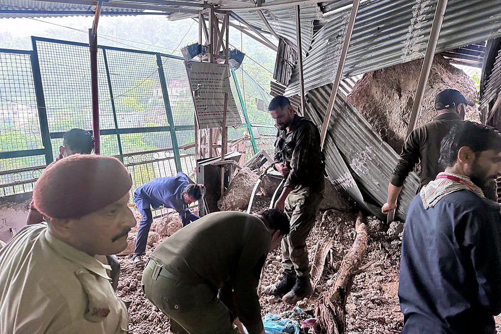 Landslide hits Vaishno Devi track in J-K’s Reasi