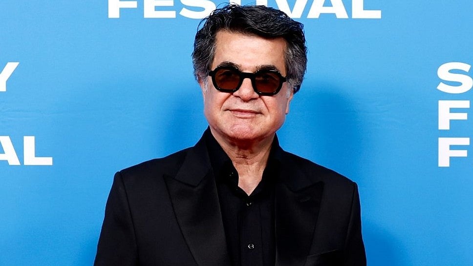 Jafar Panahi returns to Iran - IMDb