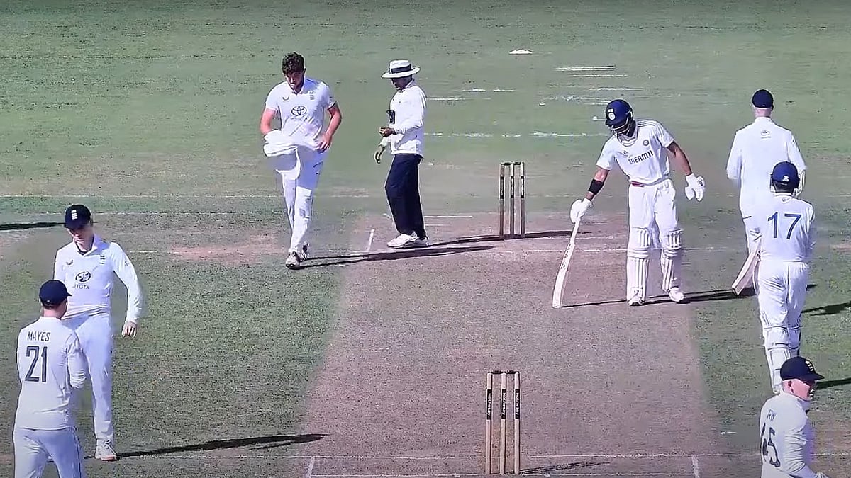 Photo: Essex Cricket YouTube screengrab : IND U19 Vs ENG U19 Live Cricket Score, 2nd Youth Test Day 3: Ayush Mhatre and Vihaan Malhotra batting in Chelmsford.