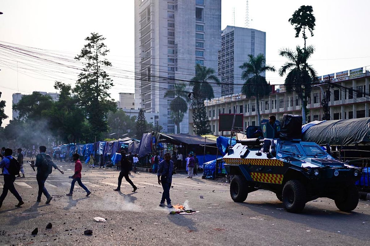 Bangladesh Students Protest After Air Force Jet Crash in Dhaka