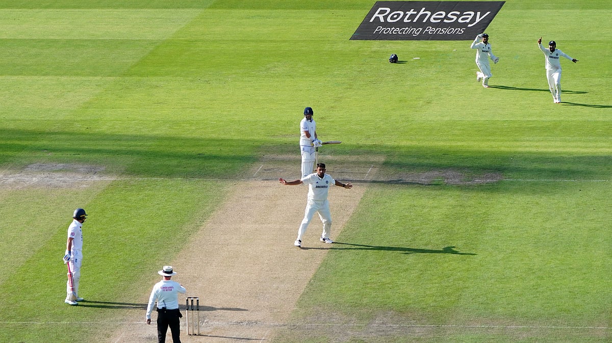 AP Photo/Jon Super : India's Anshul Kamboj, center, appeals successfully for the wicket of England's Ben Duckett during the second day of the fourth cricket test match between England and India at Emirates Old Trafford, Manchester.