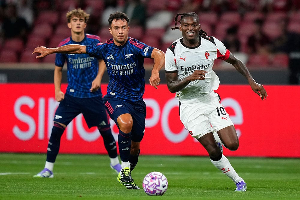 Singapore Soccer AC Milan Arsenal