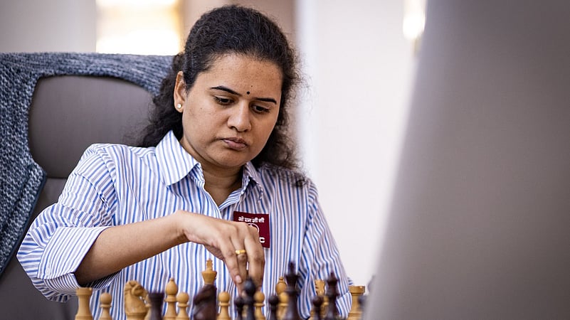 Divya Deshmukh Vs Koneru Humpy Updates, FIDE Womens Chess World Cup Final