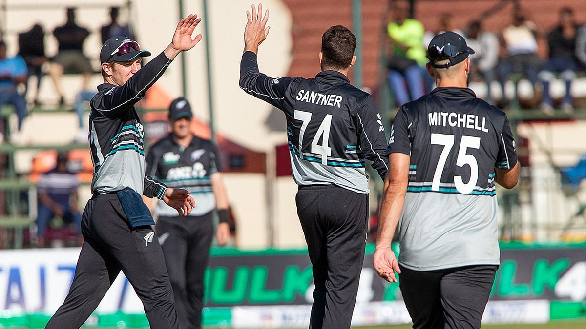 X/Zimbabwe Cricket : New Zealand Vs South Africa, T20I Tri-Series Final: The Kiwis celebrate a Proteas wicket in Harare.