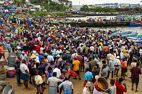 Crowd at Vizhinjam fishing harbour