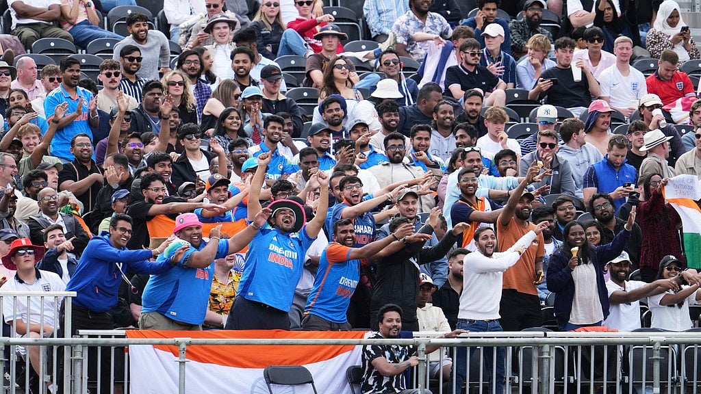 AP/Jon Super : India Vs England: Fan Wearing Pakistan Jersey Asked To Cover It During Fourth Test