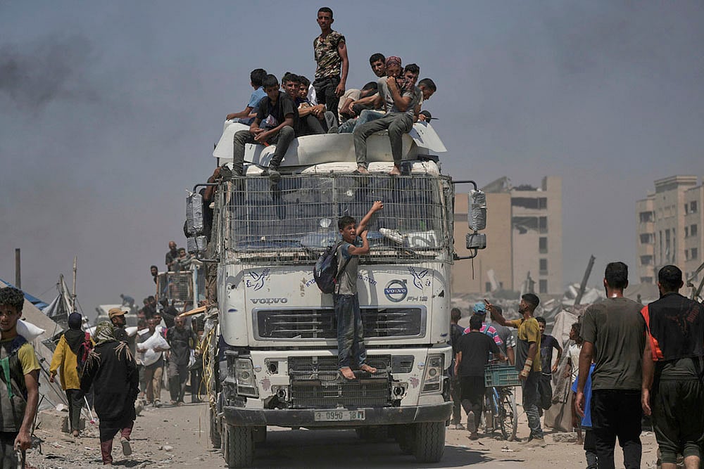 Israel Palestinians: Humanitarian Aid Is Airdropped Into Gaza_5