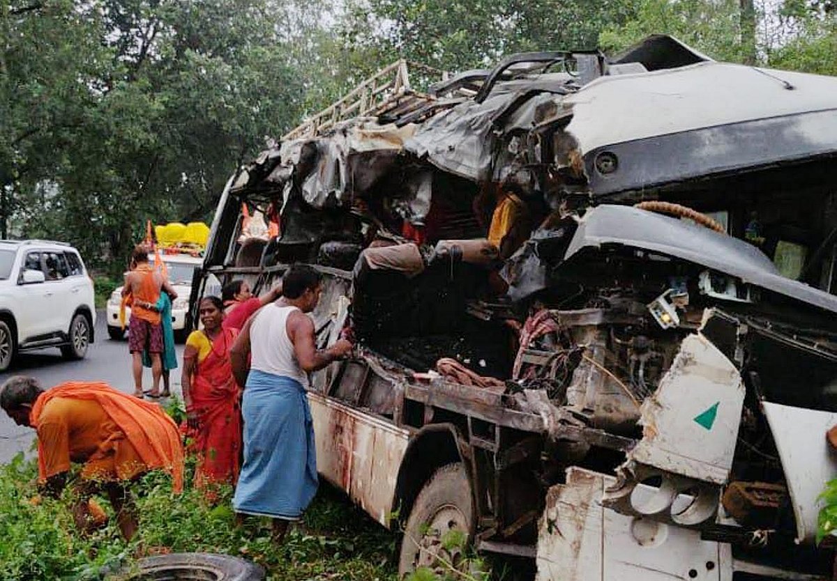 PTI  : Aftermath of the collision
