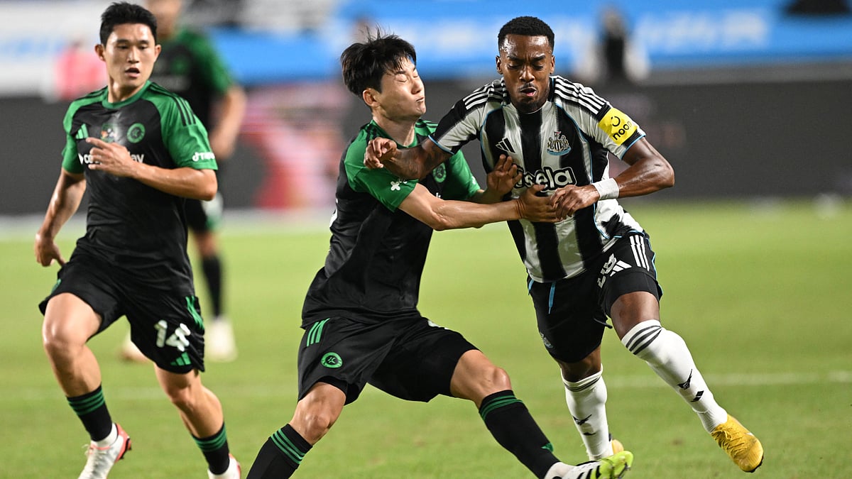 Joe Willock was forced off near the end of Wednesday's friendly.