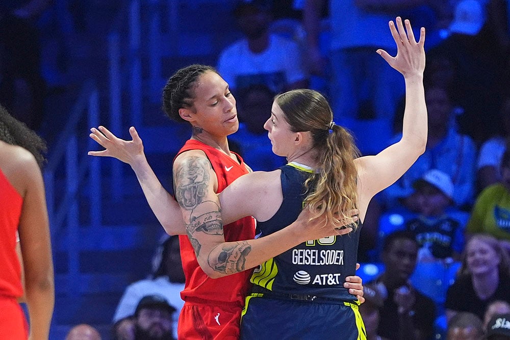 WNBA 2025 basketball Dallas Wings vs Atlanta Dream match photos: Luisa Geiselsoder 