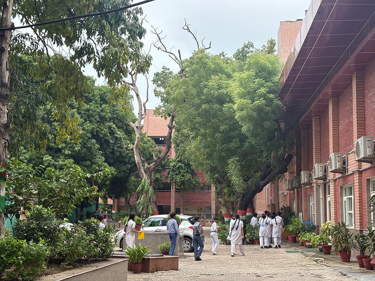 Abhijay Vaish/Outlook : Shiksha Aarambh, an effort To Bring Back Out-of-School Children