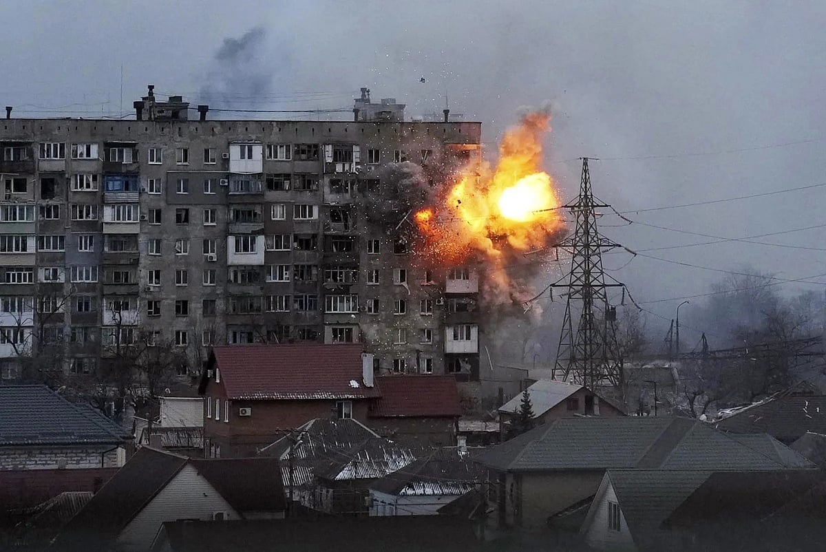 AP : Ukrainian drone strikes kill three in Russia