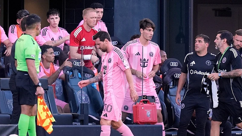 Inter Miami vs Necaxa Lionel Messi injury