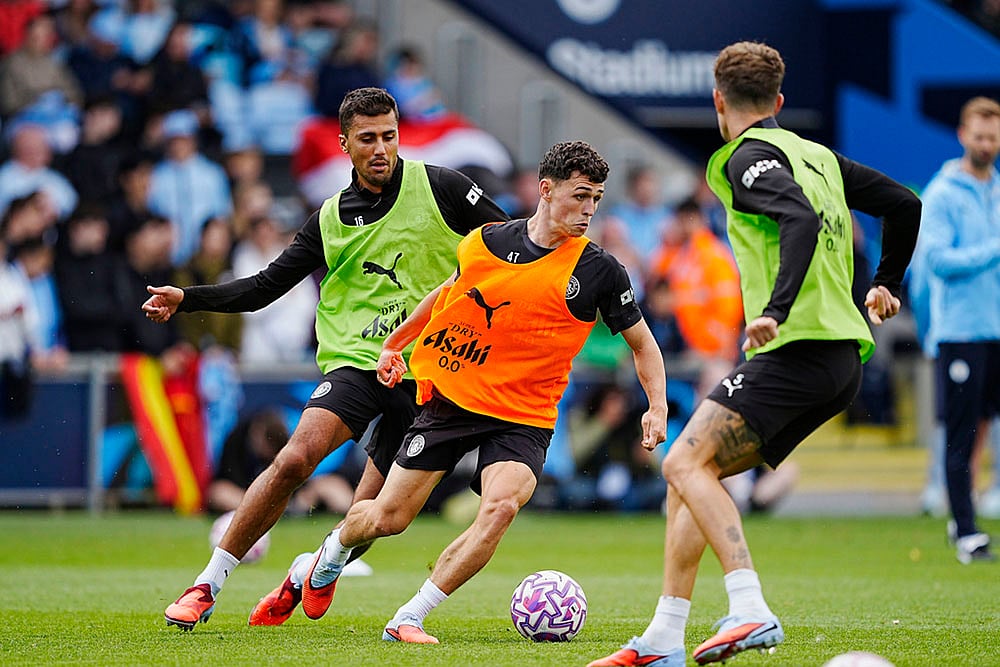 Manchester City soccer team training photos: Phil Foden