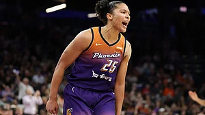 Alyssa Thomas celebrates for Phoenix Mercury