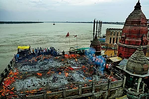 | Photo: Suresh K. Pandey : Final Destination: The Manikarnika Ghat in Varanasi