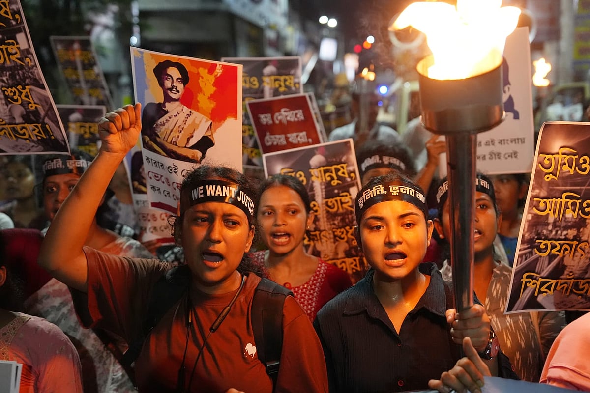 Sandipan Chatterjee/ Outlook : It has been one year since the RG Kar rape case, but justice is still pending. In protest, torch  rally in Kolkata tonight organised by West Bengal Junior Doctors' Front.
