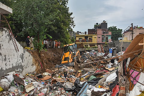 Eight killed as wall collapses in Delhi's Jaitpur
