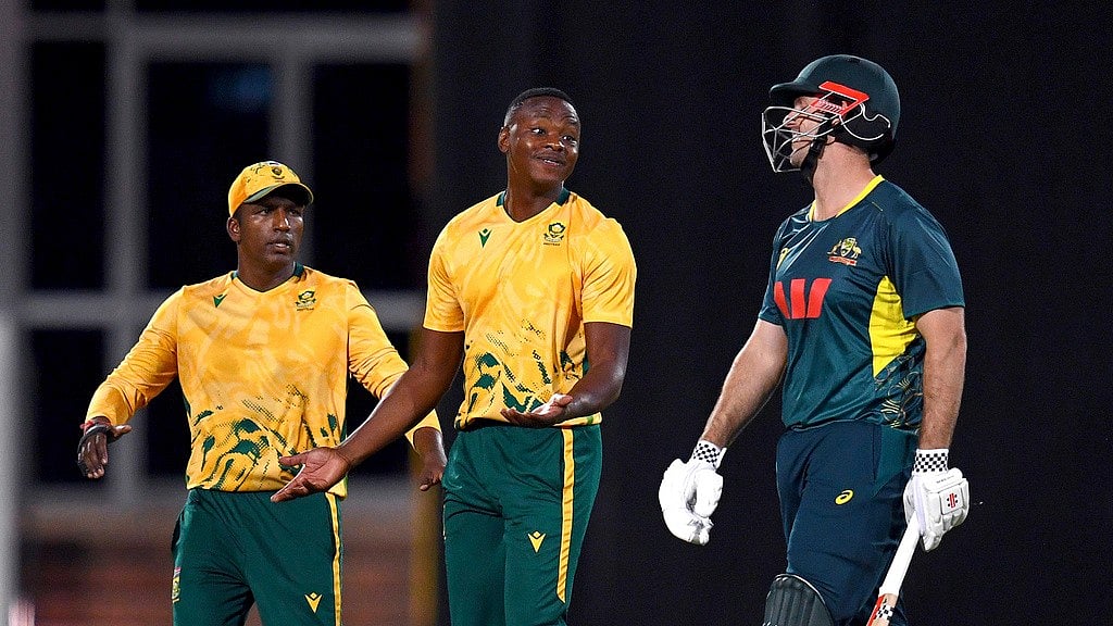 AP/JONO SEARLE : Australia Vs South Africa 1st T20I LIVE Score