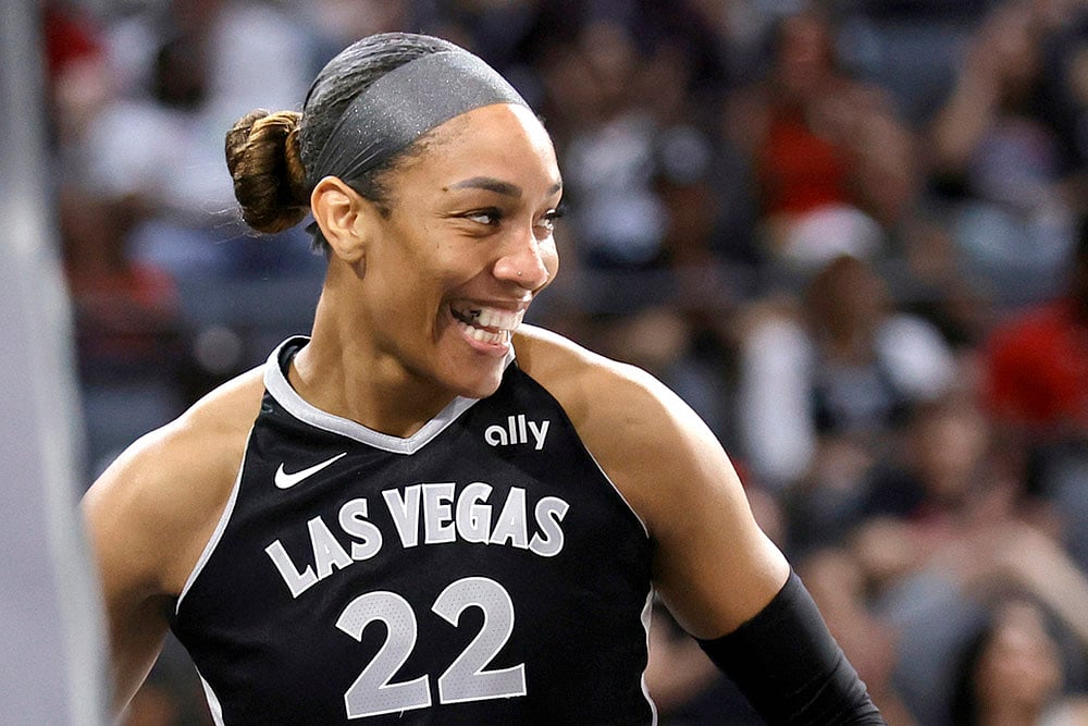 | Photo: Steve Marcus/Las Vegas Sun via AP : WNBA 2025: Las Vegas Aces vs Connecticut Sun