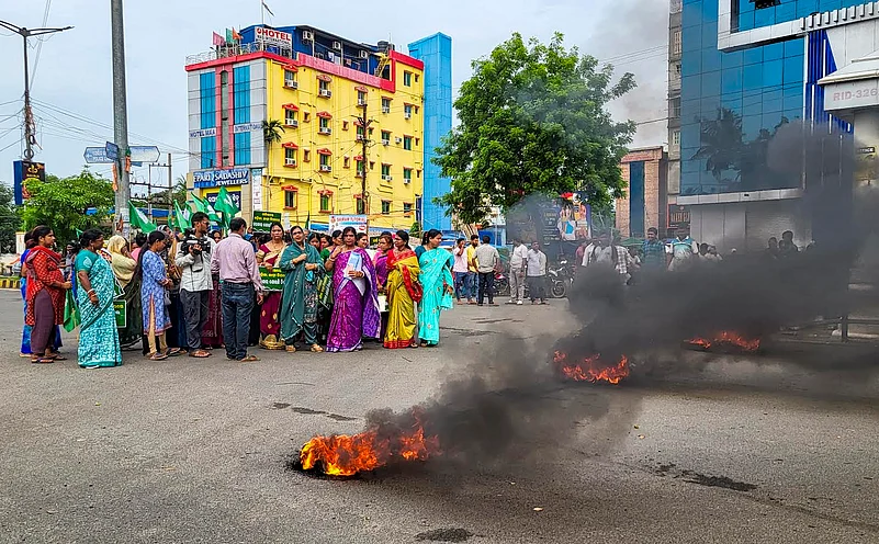 Schoolgirl self-immolated in Odisha