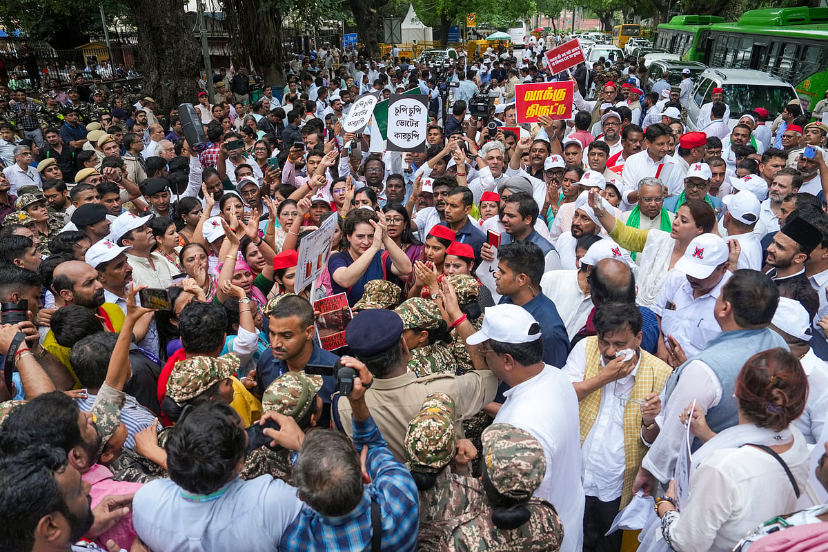 PTI/Karma Bhutia : Several MPs, including Priyanka Gandhi Vadra, were detained and taken away by bus, where they were seen shouting slogans. 