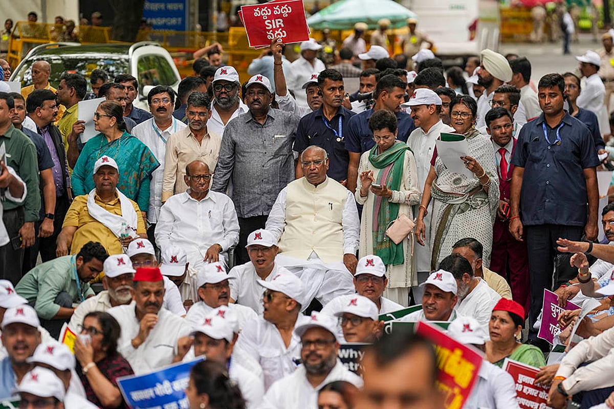 INDIA bloc MPs hold protest march over revision of the voter list, in New Delhi_Mallikarjun Kharge