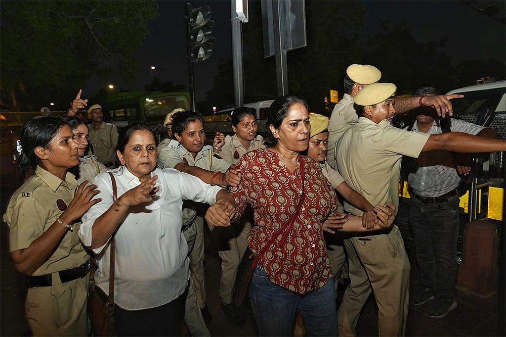 Stray dog menace in Delhi-NCR_Dog lovers protest in Delhi