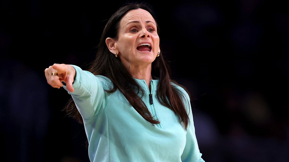 File : File photo of New York Liberty coach Sandy Brondello.