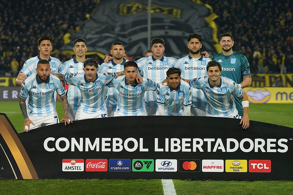 Copa Libertadores soccer Penarol FC vs Racing Club photos: Argentinas Racing Club 