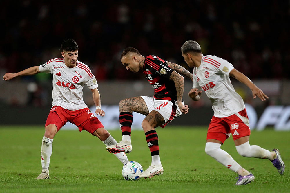 Copa Libertadores soccer Flamengo vs Internacional photos: Everton 