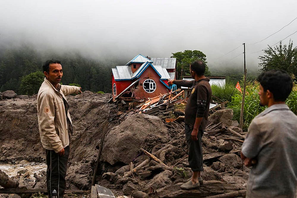 Massive cloudburst in Jammu and Kashmirs Kishtwar_cloudburst in Kishtwar