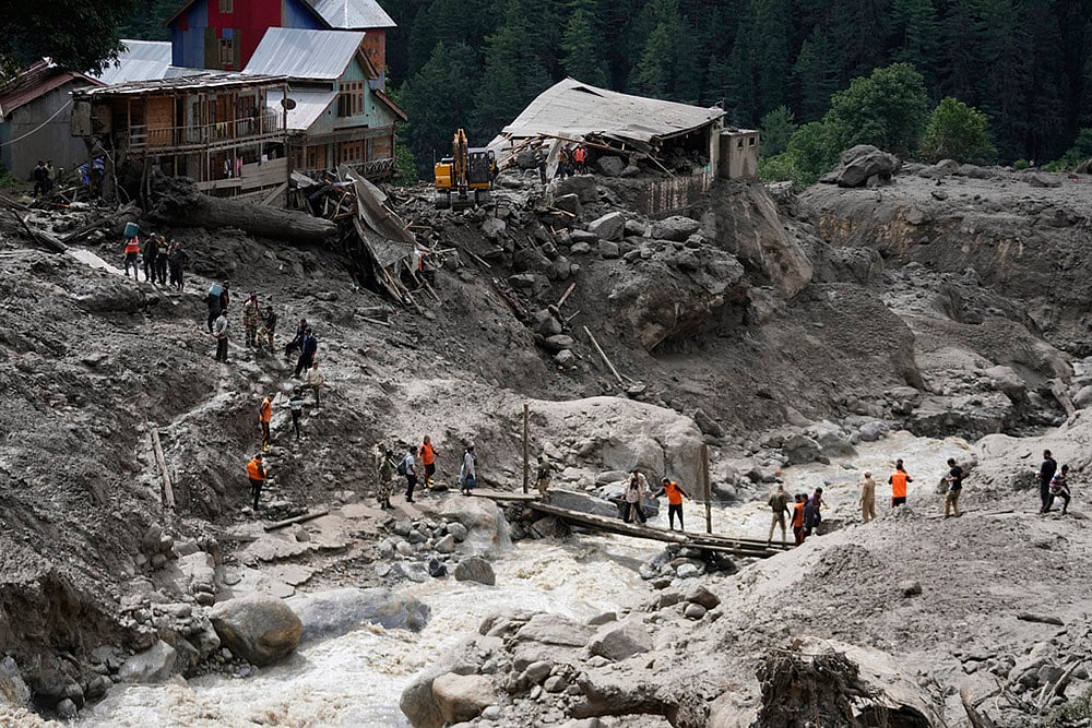 Massive cloudburst in Jammu and Kashmirs Kishtwar_Stranded pilgrims