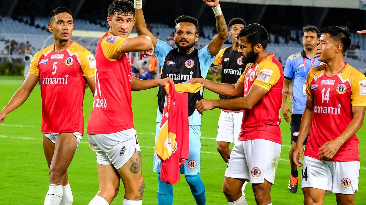 X/thedurandcup : East Bengal FC players celebrate their Kolkata Derby victory.