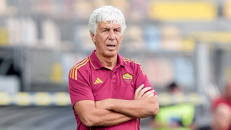 Gian Piero Gasperini looks on during Romas draw with Neom