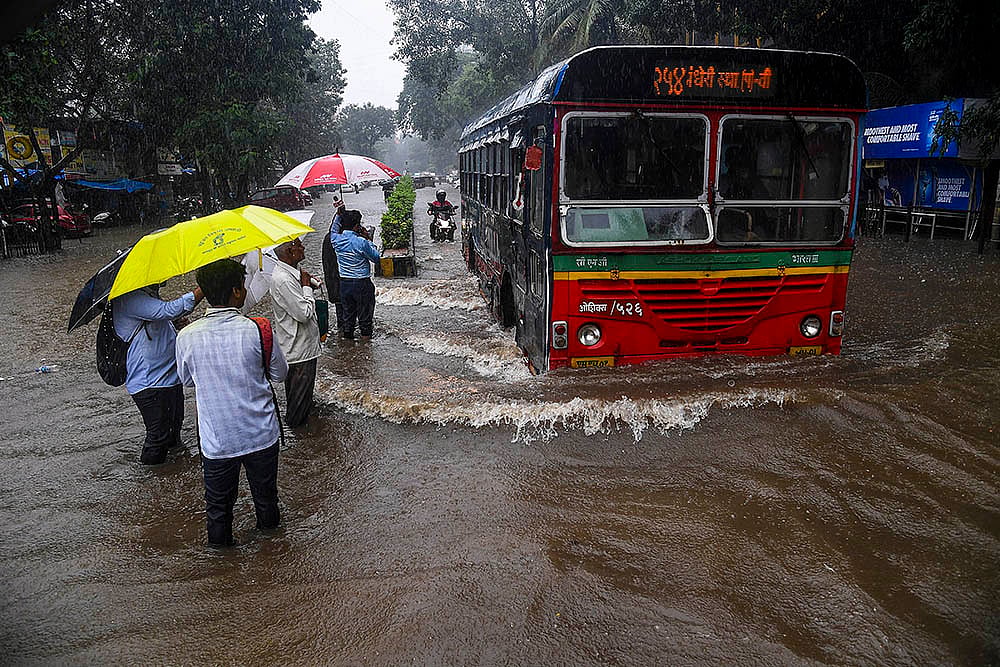 Mumbai Monsoon Weather Rain and waterlogging photos_5