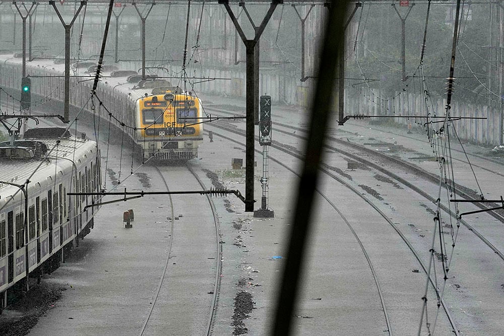 Mumbai Monsoon Weather Rain and waterlogging photos_3