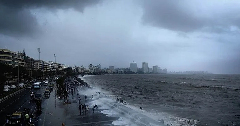 Mumbai Weather Today: Moderate Rain With Thunderstorms Expected - null