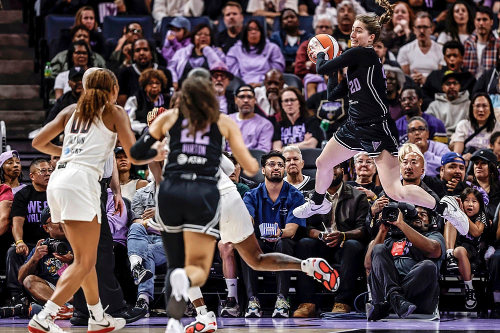 WNBA Basketball game Atlanta Dream vs Golden State Valkyries_Kate Martin