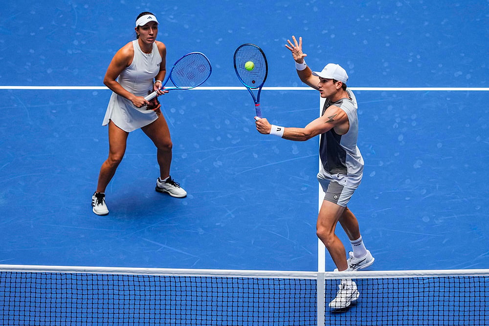 US Open 2025 Mixed Doubles Jack Draper and Jessica Pegula vs Emma Raducanu and Carlos Alcaraz_3