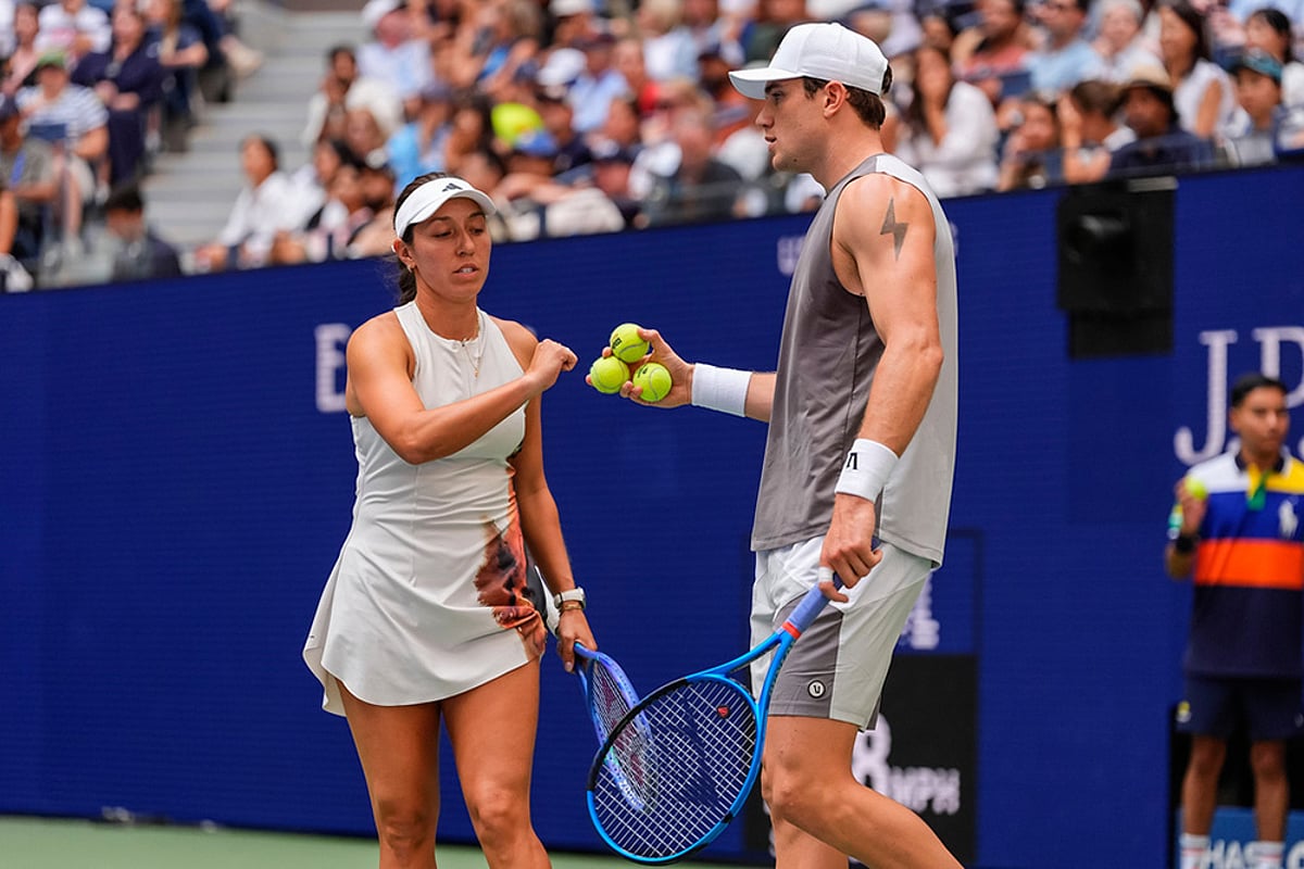 US Open 2025 Mixed Doubles Jack Draper and Jessica Pegula vs Emma Raducanu and Carlos Alcaraz_1
